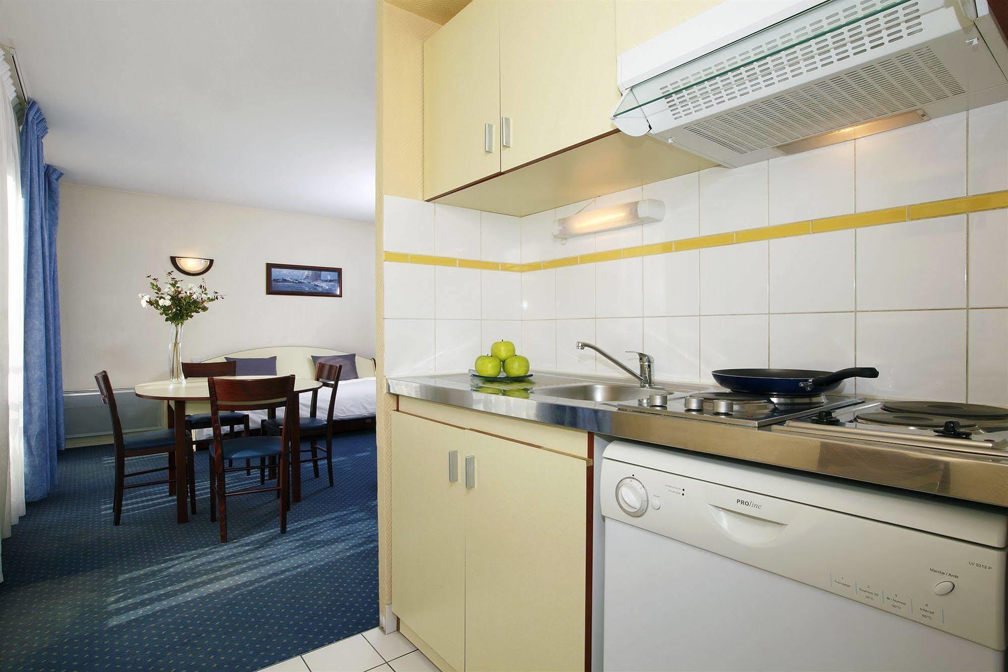 Appart'City Pontoise Cergy-Le-Haut Exterior foto